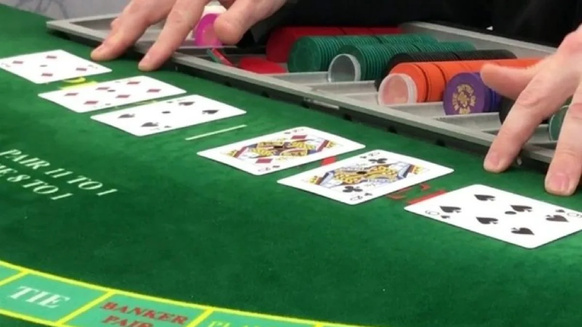 Multistate Baccarat Scam Nets $1.5 Million, Cops Hunt Cheating Ring
